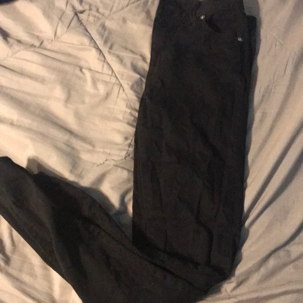 Black skinny pants